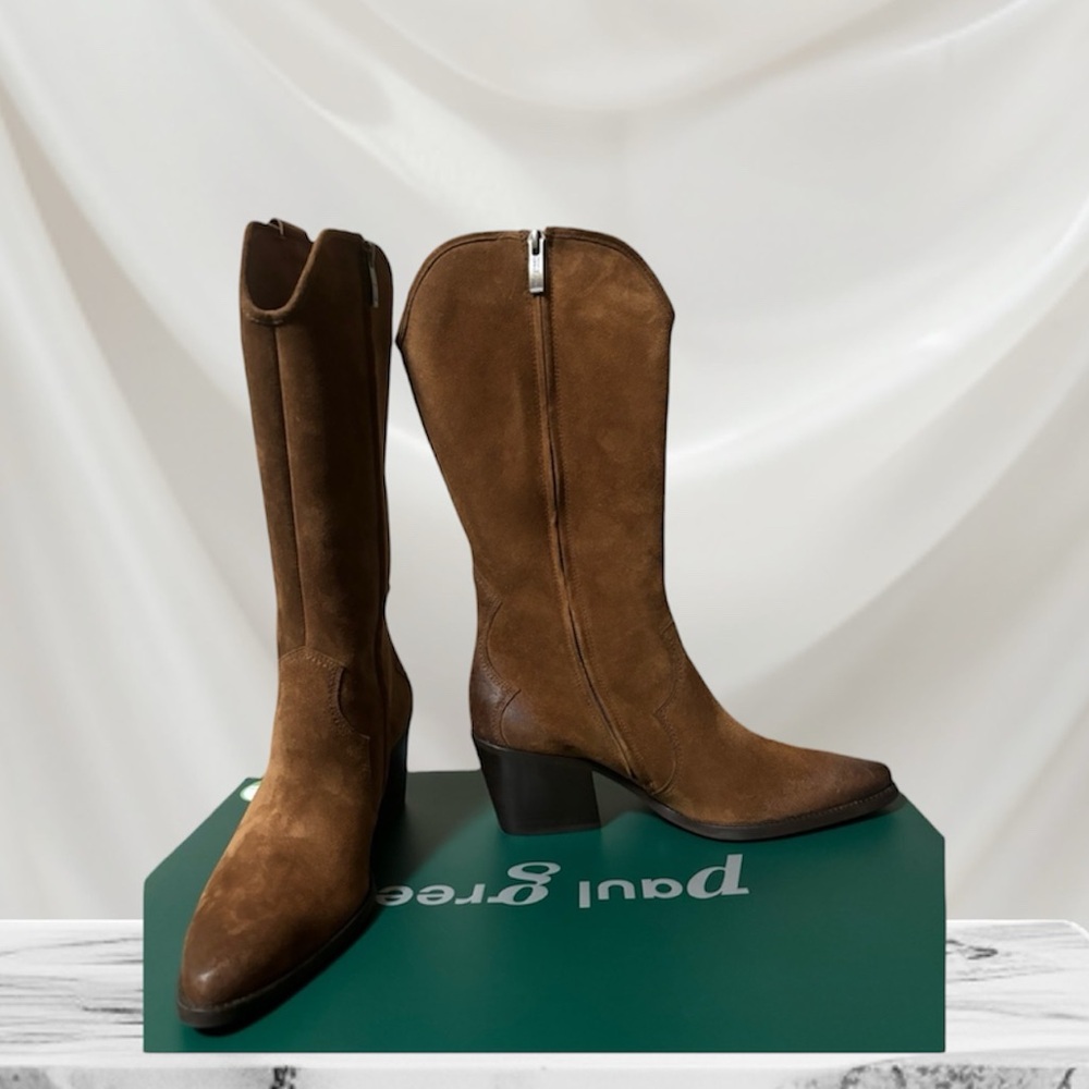Brown leather Boot Western Style Boots
Never Worn, in Box.